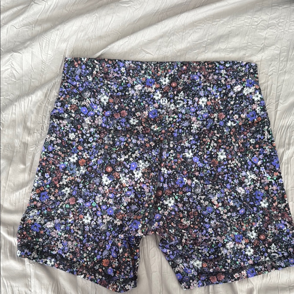 lululemon athletica Black and Purple Bike Shorts Stretchy Fit
